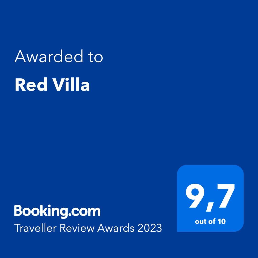 Red Villa Нидри Стая снимка